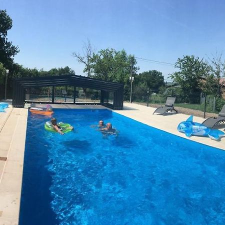 Alaguyauder Le Kota Bed & Breakfast Chatillon-sur-Broue Eksteriør bilde