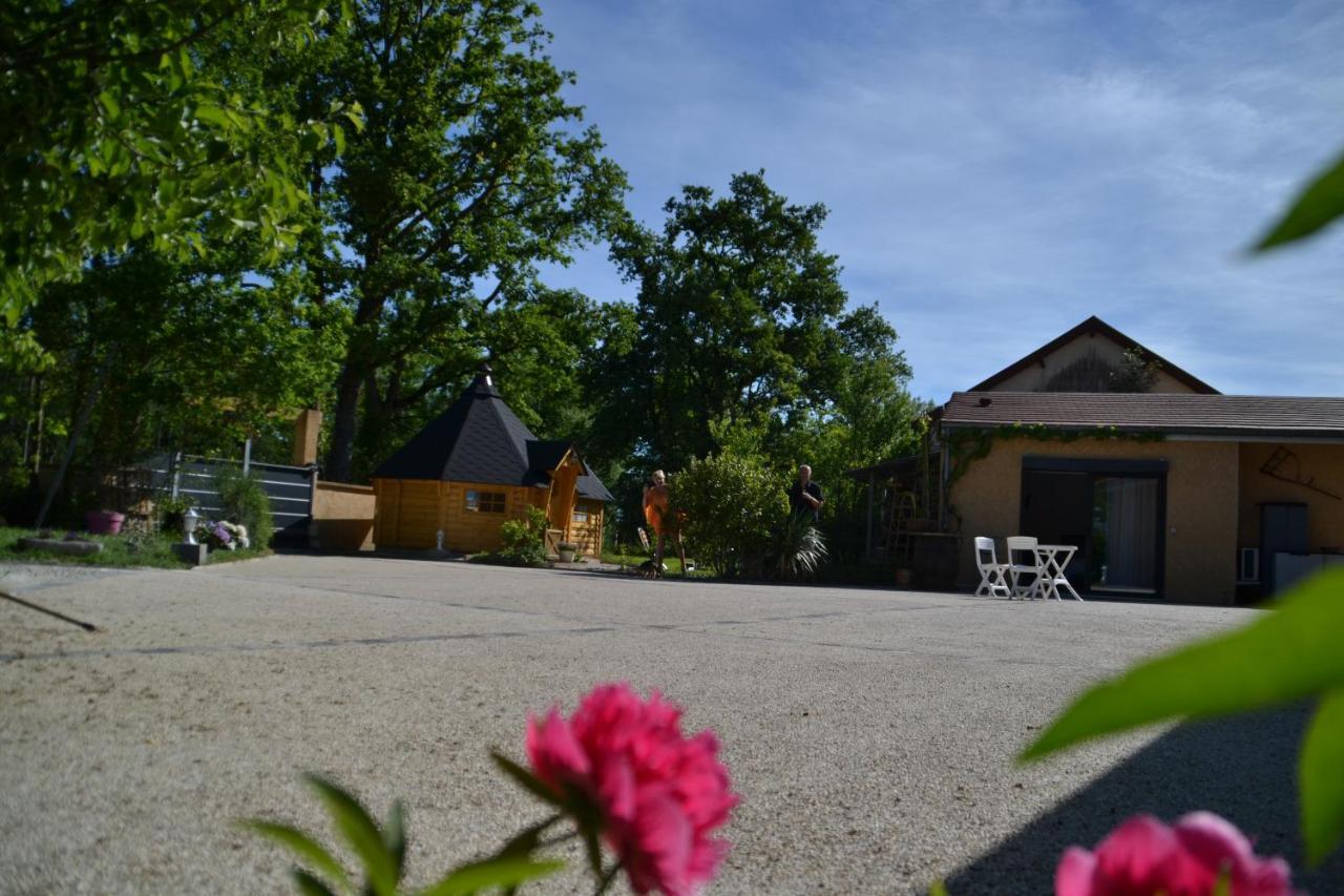 Alaguyauder Le Kota Bed & Breakfast Chatillon-sur-Broue Eksteriør bilde